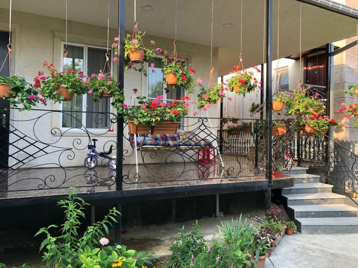 Guest House Tasunia Kutaissi Exterior foto